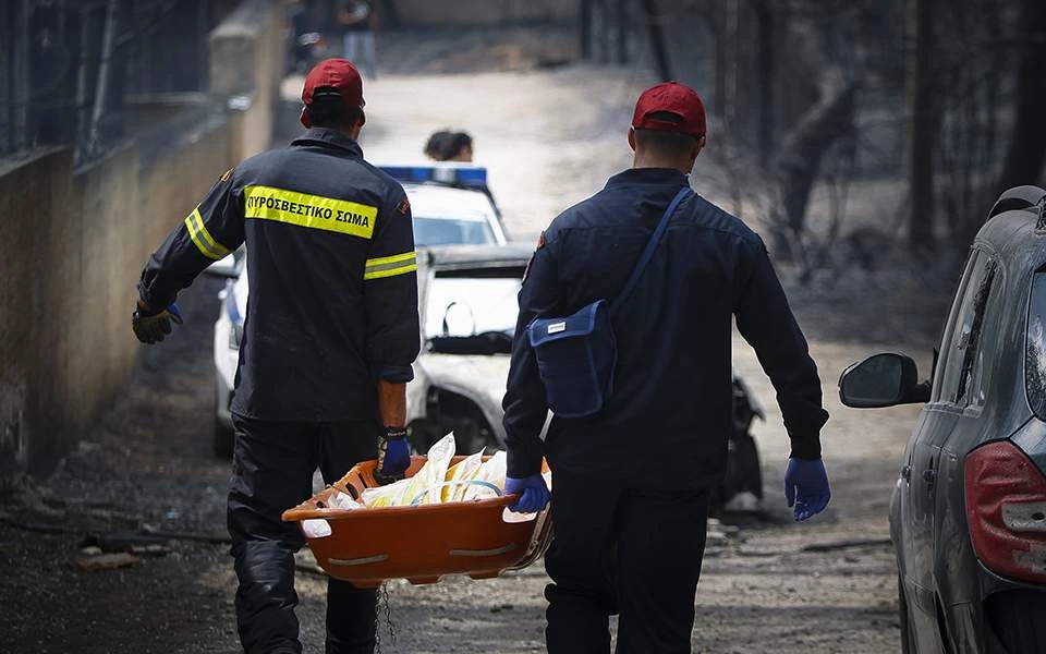 Ώρες αγωνίας για τους αγνοούμενους – Δεκάδες κλήσεις δέχεται η πυροσβεστική